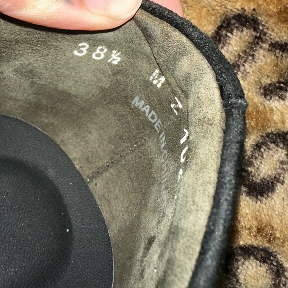 Ziera Oxford Heels 38.5 / US 7.5 – Two Tone Black & Taupe Suede Lace Up Pumps - Picture 11 of 11